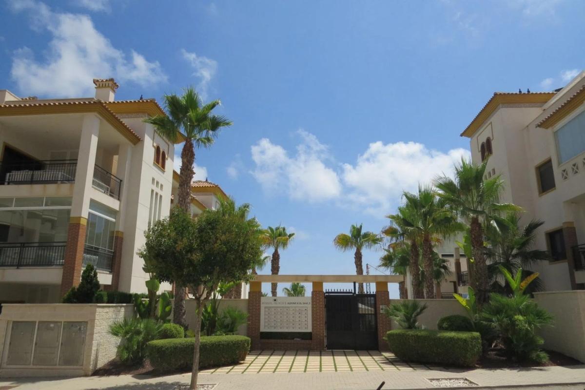 Duplex sale in Calle de Vicente Blasco Ibañez, Almoradí photo 3