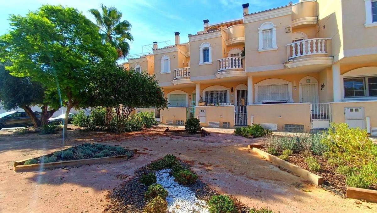 Sale of independent chalet in Almoradí, Almoradí
photo 5