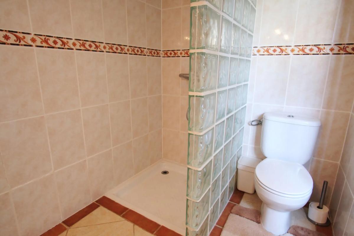 Propiedades en venta y alquiler en España photo 4