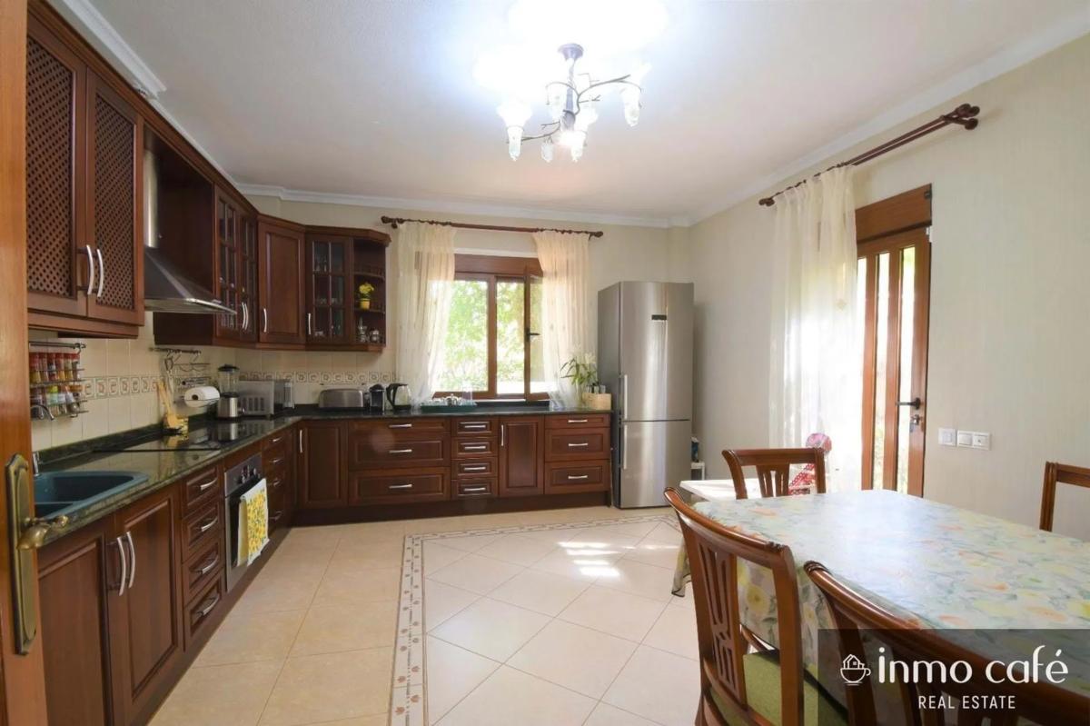 Propiedades en venta y alquiler en España photo 1