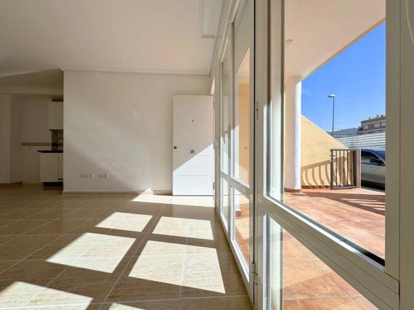 Chalet adosado en calle la Zenia photo 1