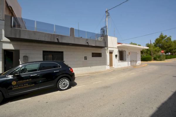 Chalet adosado en calle San Tarsicio photo 1