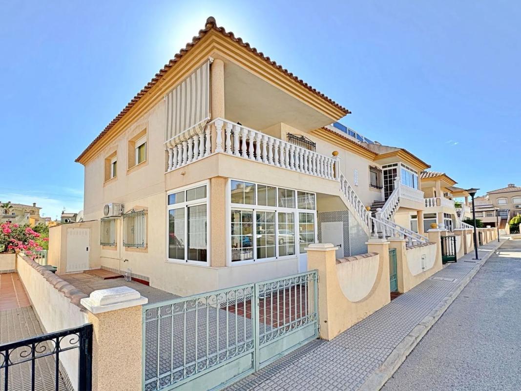 Sale of apartment in Barrio La Zenia, Orihuela
photo 1