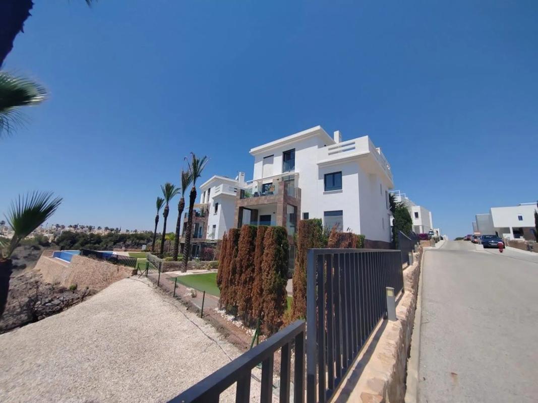 Sprzedaż poddasza w Avenida Ramblas de Oleza, 2, Orihuela photo 4