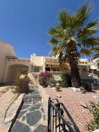 Independent chalet for sale in Calle Anfora, 37, Orihuela
photo 1