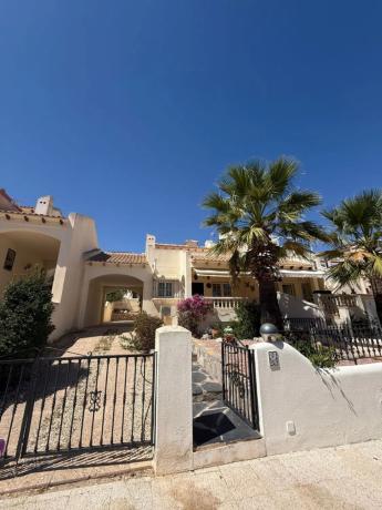 Independent chalet for sale in Calle Anfora, 37, Orihuela
thumbnail 1