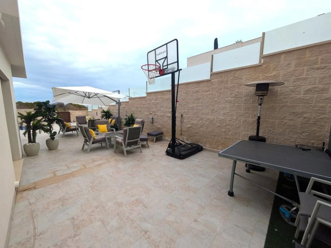 Sale of independent chalet in Calle Nabucco, Orihuela
photo 3