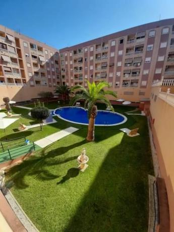 Venta de piso en Calle Bilbao, Torrevieja
photo 1