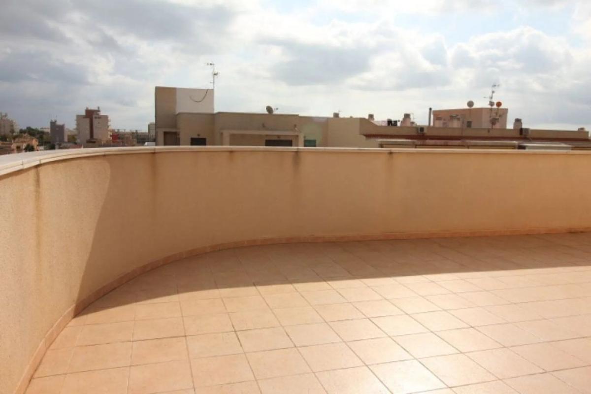 Venta de ático en Barrio El Molino, Torrevieja photo 1