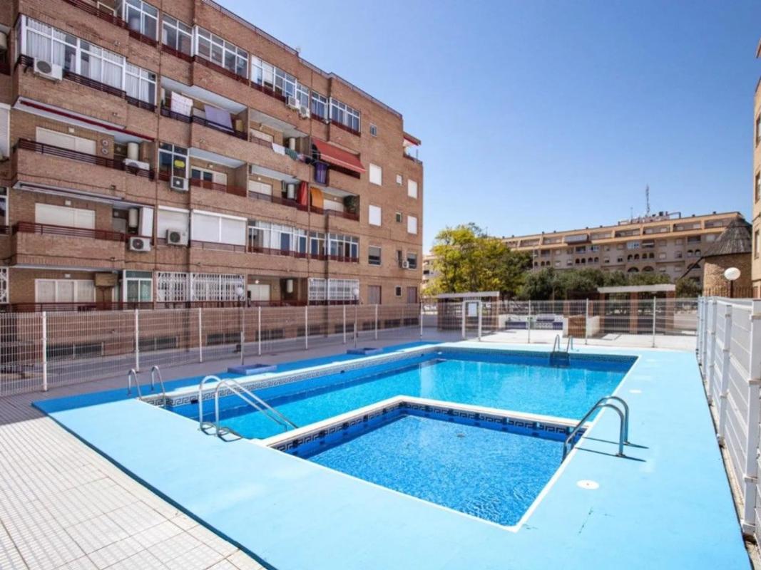 Sale of apartment in Calle Bazan, 90 -92, Torrevieja
photo 2