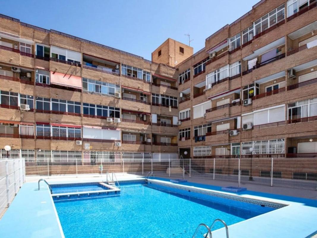 Sale of apartment in Calle Bazan, 90 -92, Torrevieja
photo 3