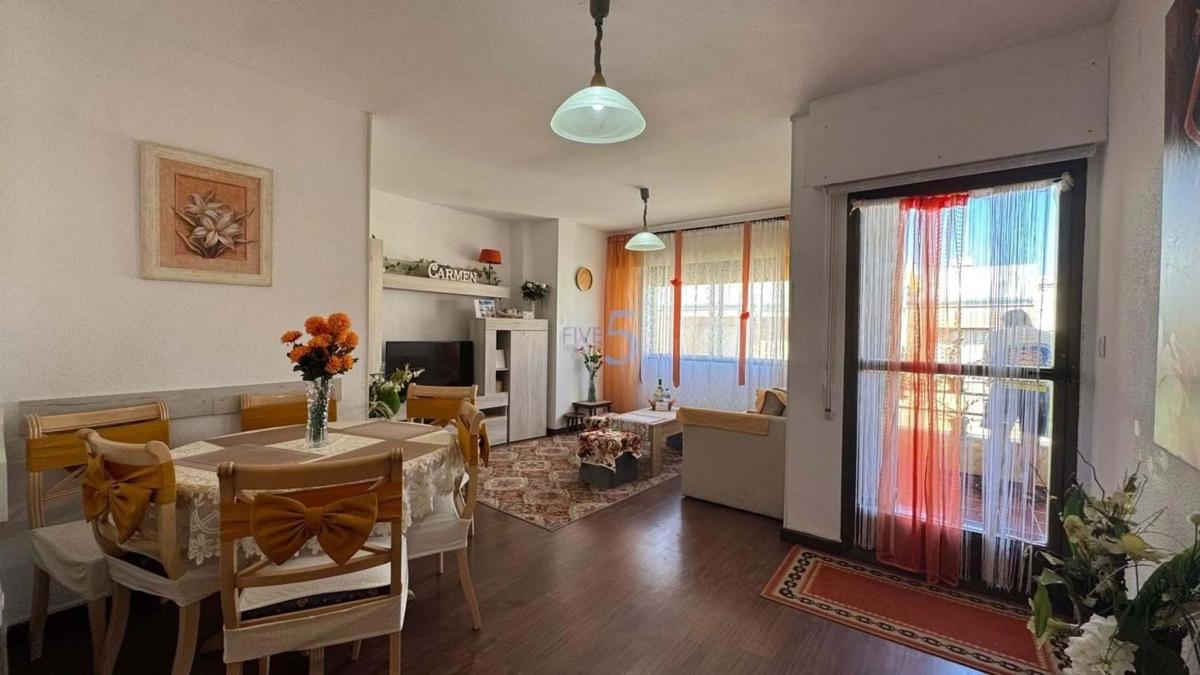 Venta de piso en Barrio El Acequión, Torrevieja
photo 1