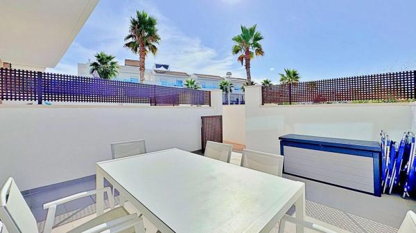 Chalet adosado thumbnail 1
