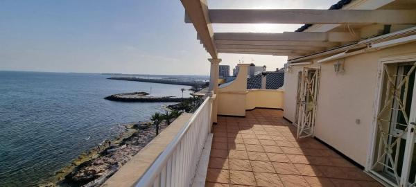 Ático en venta en Barrio Las Piscinas Naturales, Torrevieja photo 1