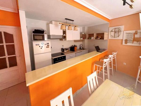 Venta de piso en Barrio Las Piscinas Naturales, Torrevieja
thumbnail 2