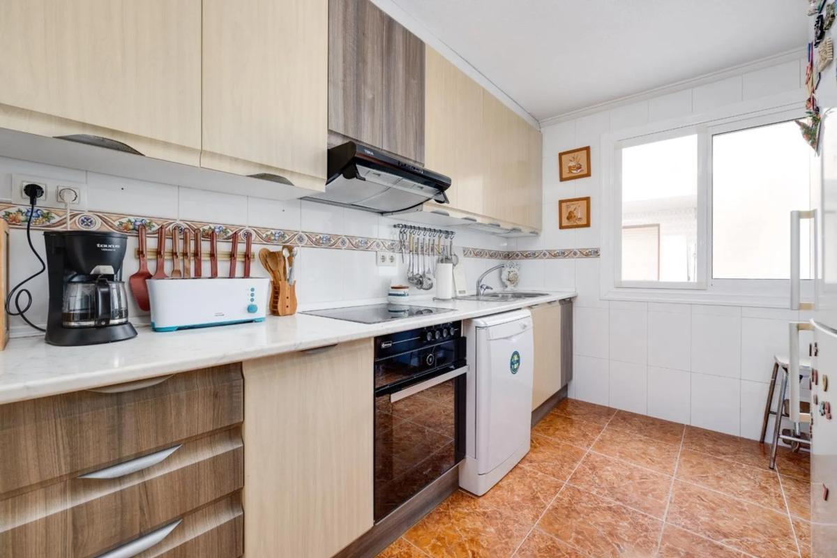 Sale of apartment in Calle Caballero de Rodas, Torrevieja
photo 5
