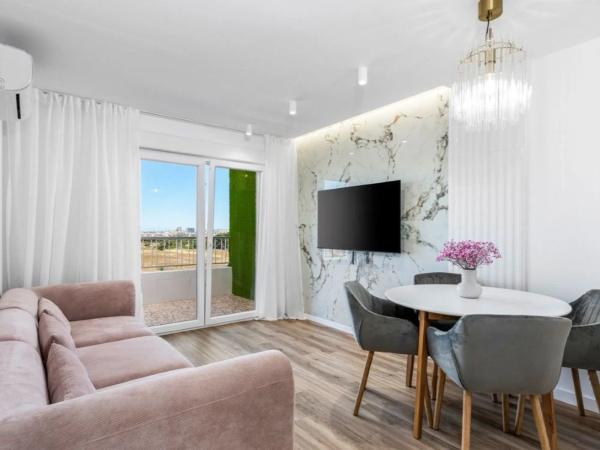 Piso en venta en Calle Pleamar, Torrevieja
thumbnail 2