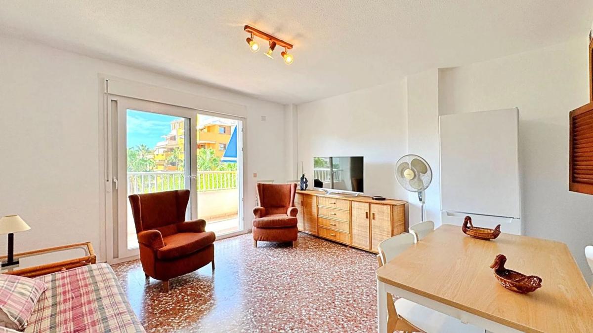 Sale of apartment in Calle Bajamar, 2, Torrevieja
 photo 2