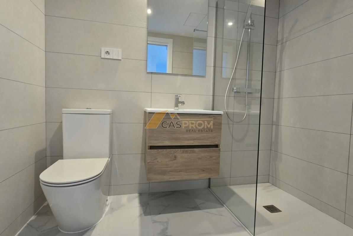 Sale of apartment in Avenida de las Olas, 60, Torrevieja
photo 1