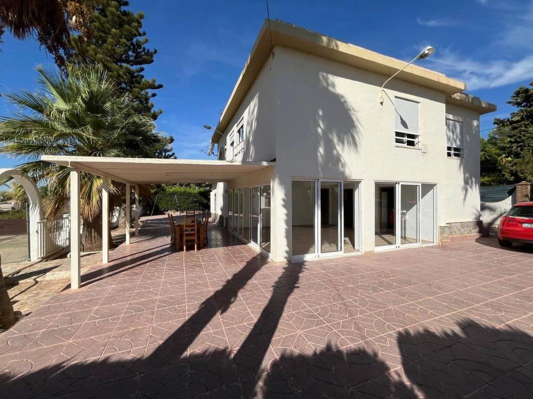 Properties for sale and rent in Spain photo 2