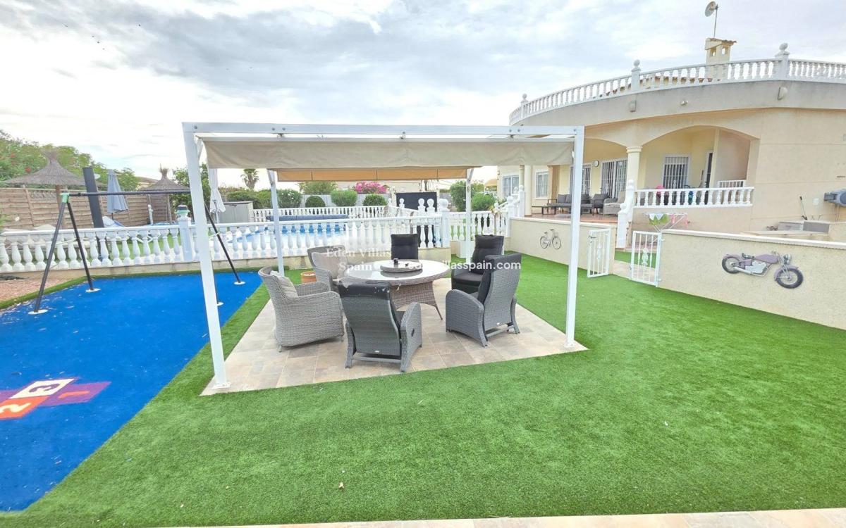 Properties for sale and rent in Spain photo 2
