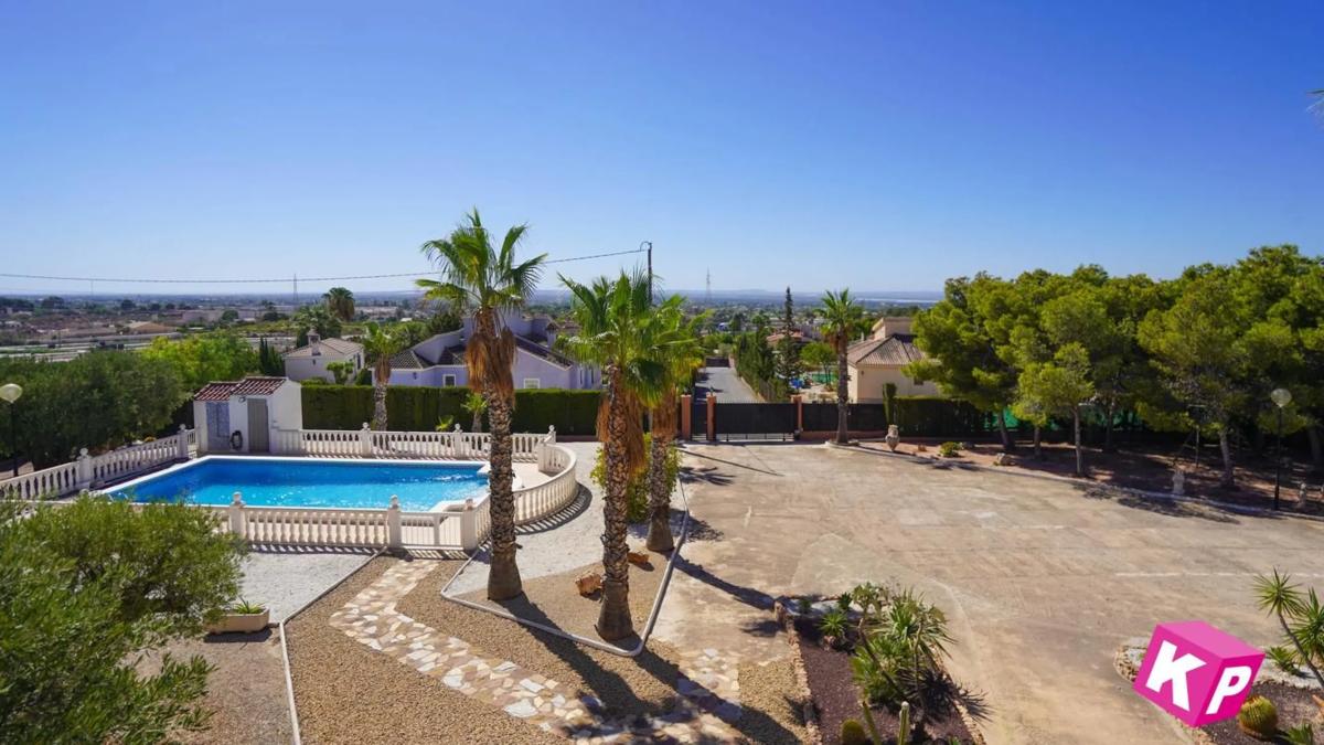 Properties for sale and rent in Spain photo 2