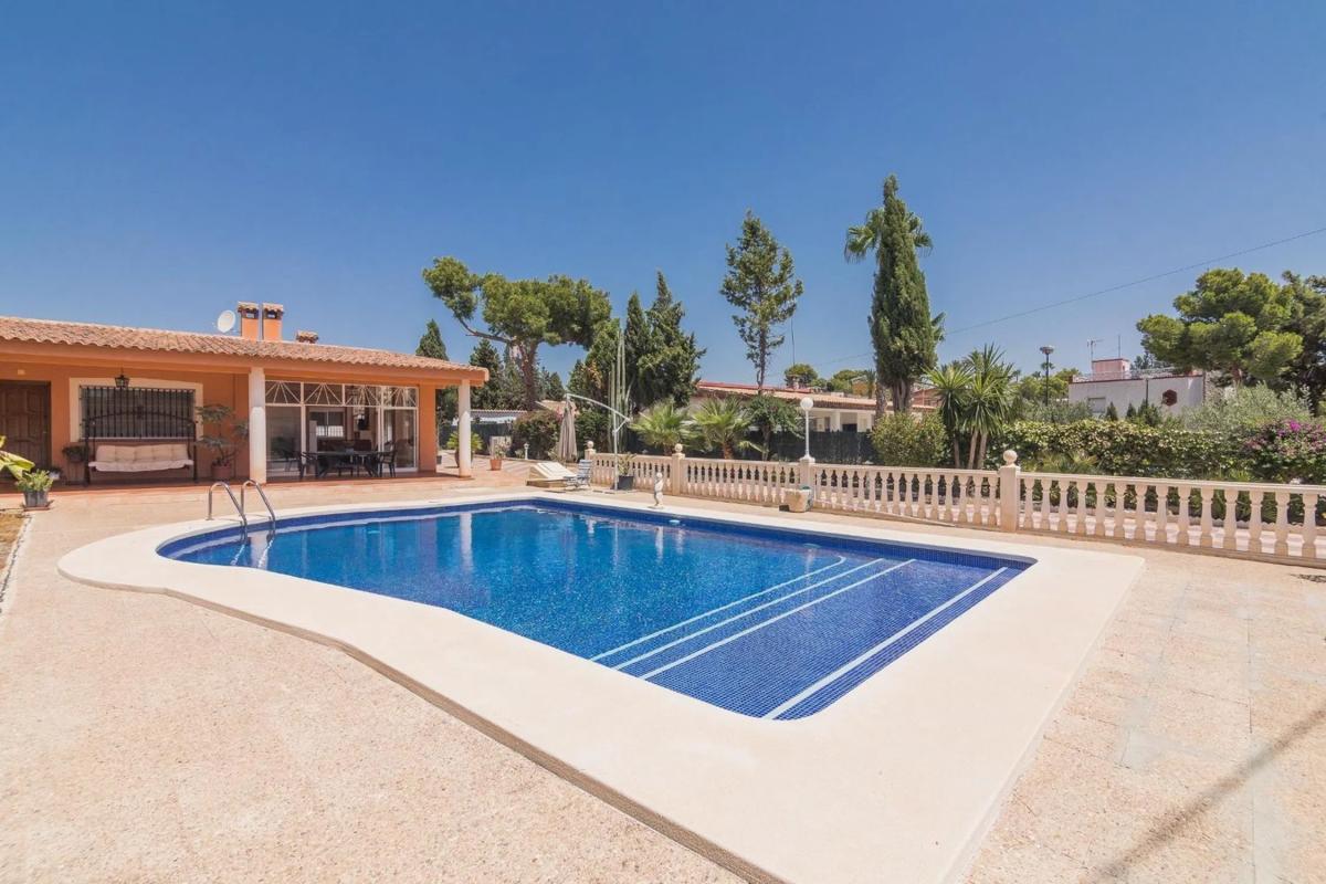 Properties for sale and rent in Spain photo 3
