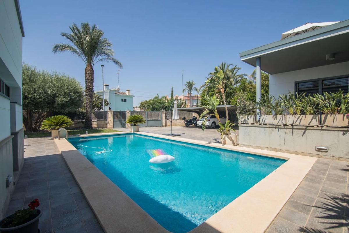 Properties for sale and rent in Spain photo 3