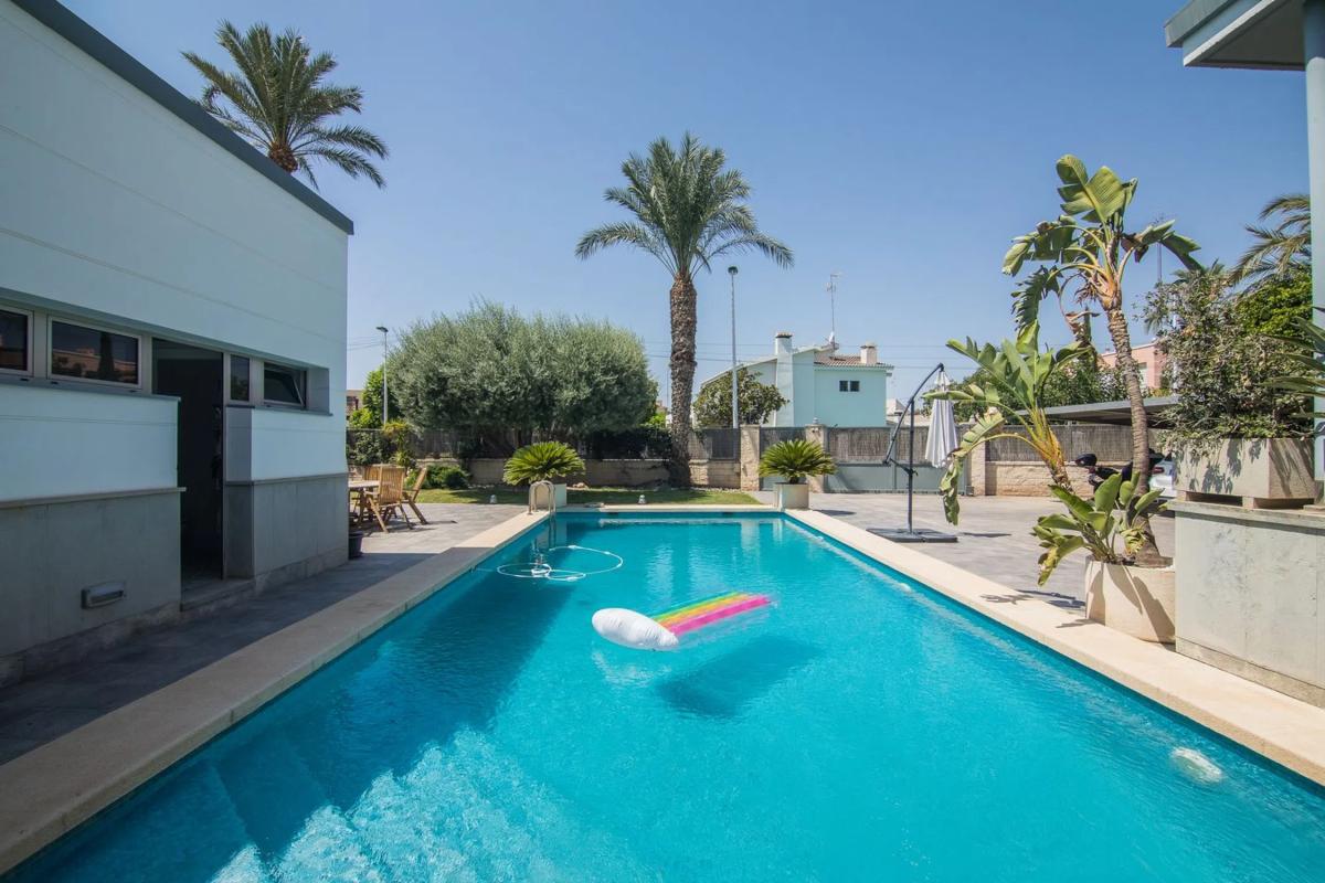 Properties for sale and rent in Spain photo 4