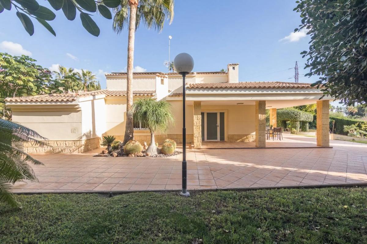 Properties for sale and rent in Spain photo 3