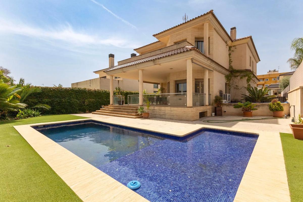Properties for sale and rent in Spain photo 1