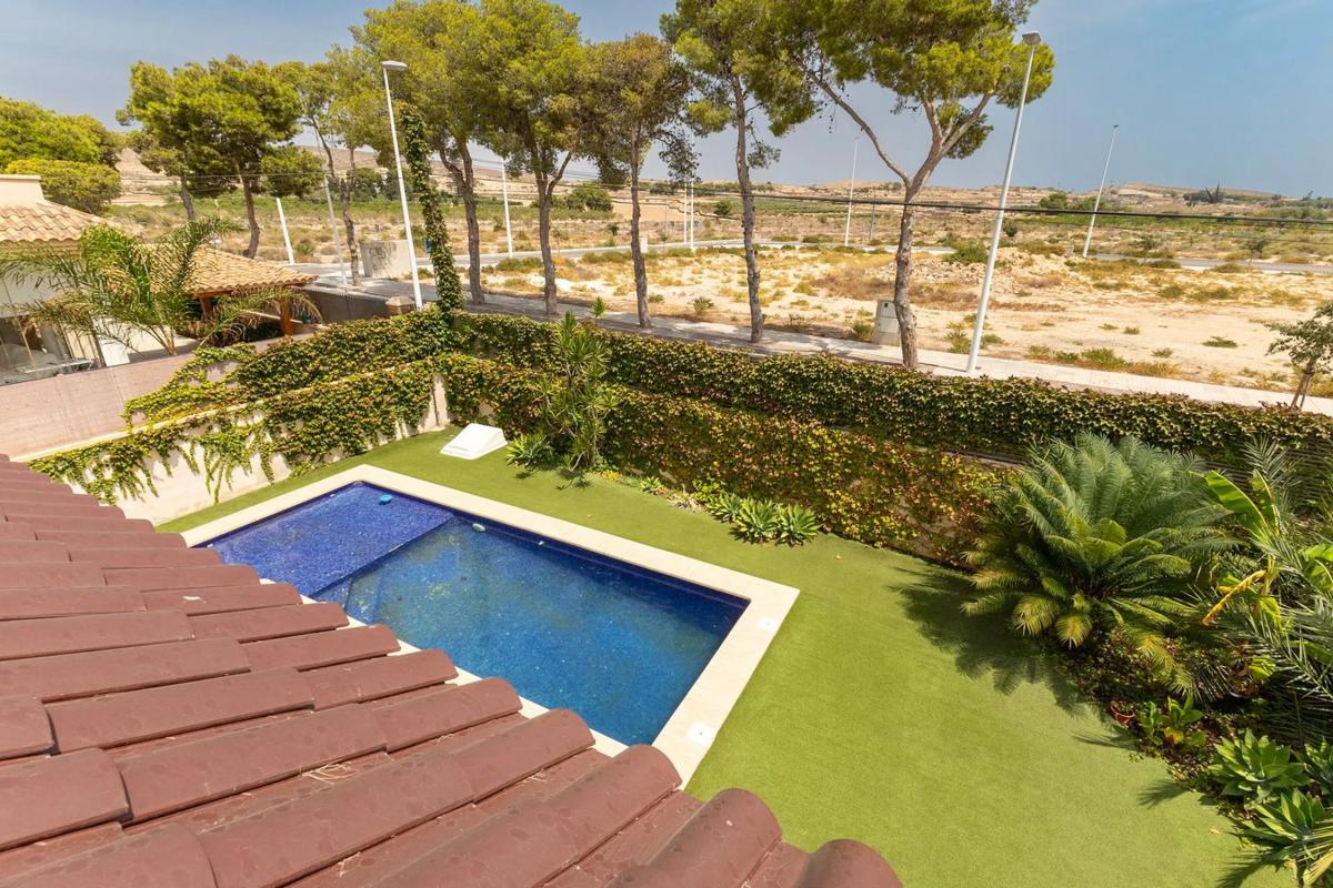 Properties for sale and rent in Spain photo 3