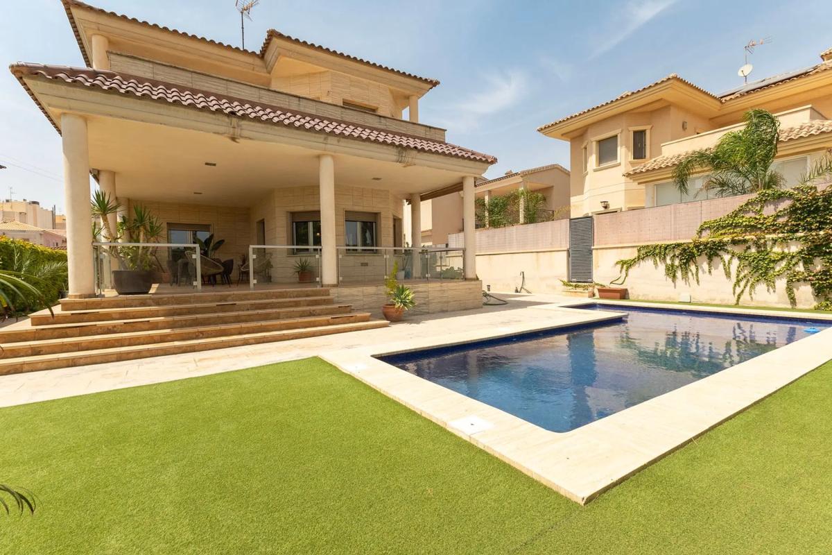 Properties for sale and rent in Spain photo 5