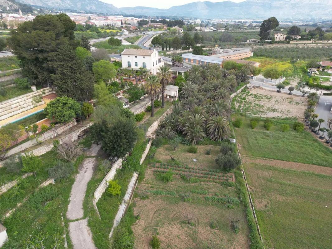Properties for sale and rent in Spain photo 1