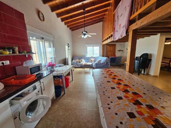 Chalet independiente en venta en Barrio El Palmeral-Urbanova-Tabarca, Alicante / Alacant
thumbnail 2