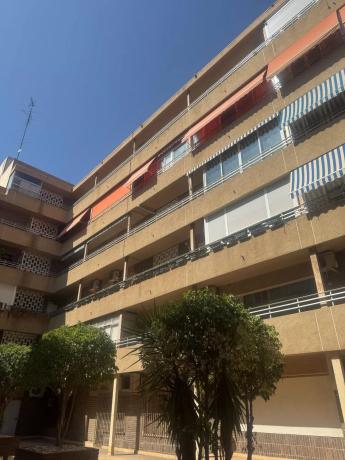 Квартира на продажу на Calle Carlet, Аликанте / Алакант photo 1