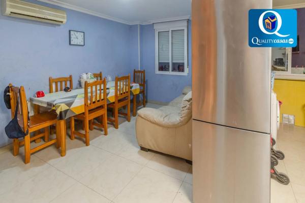 Piso en venta en Barrio Carolinas Altas, Alicante / Alacant
photo 1