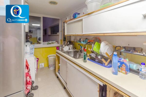 Piso en venta en Barrio Carolinas Altas, Alicante / Alacant
thumbnail 1
