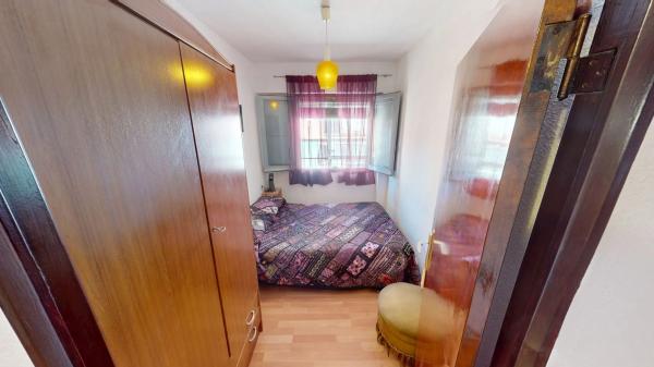 Apartment for sale in  Calle d'Enrique Monsonís Domingo, Alicante photo 4