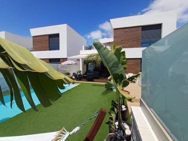 Chalet pareado en calle Lorcha photo 1