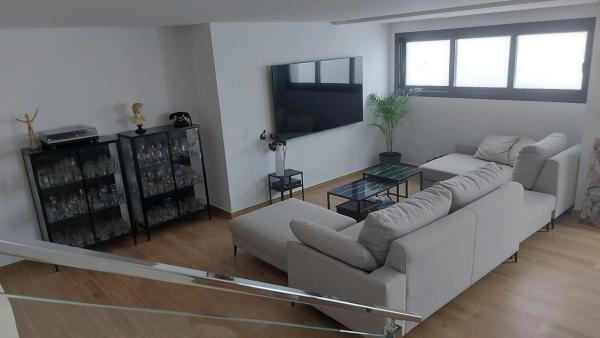 Chalet pareado en calle Lorcha thumbnail 1
