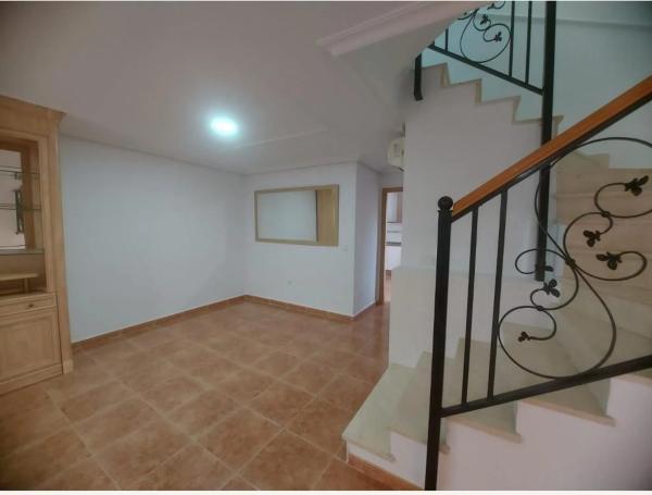 Chalet pareado en calle Pizarro, 29 thumbnail 2
