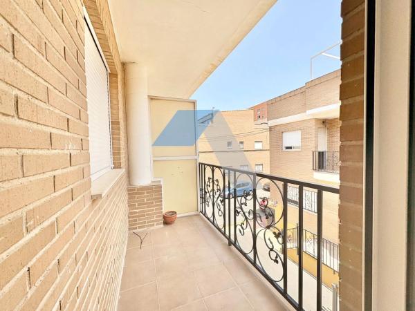 Casa independiente en calle Pizarro thumbnail 2