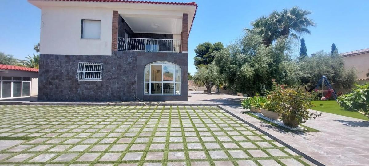 Propiedades en venta y alquiler en España photo 2