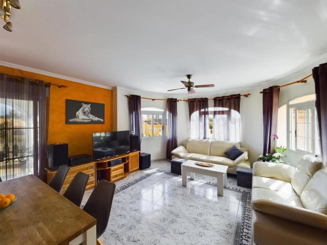 Недвижимость на продажу и в аренду в Испании photo 3
