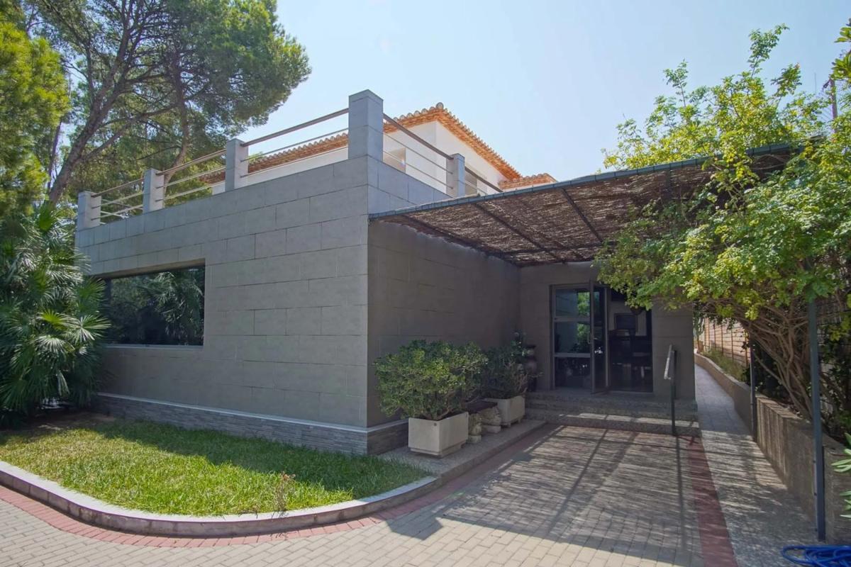 Properties for sale and rent in Spain photo 3