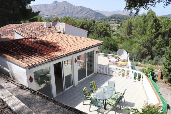 Chalet wolnostojący na sprzedaż w Parcent, Parcent thumbnail 1