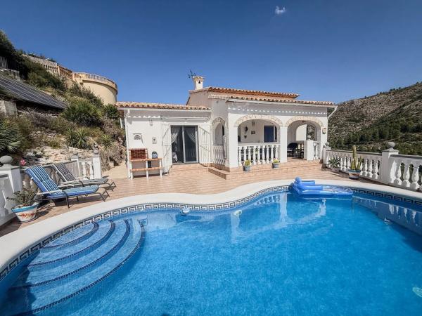 Частный шале на продаже в  Monte Solana, Педрегер photo 3
