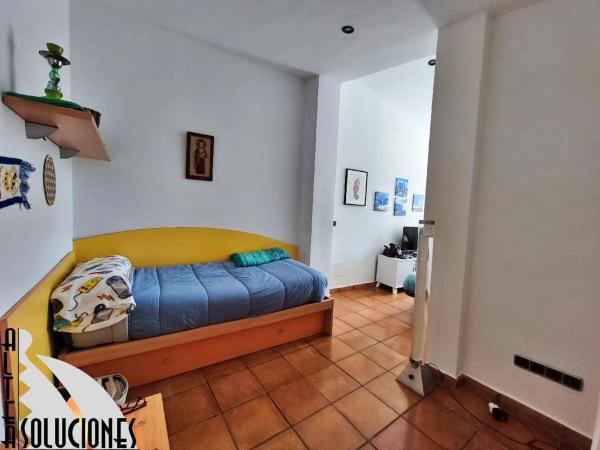Chalet adosado thumbnail 1