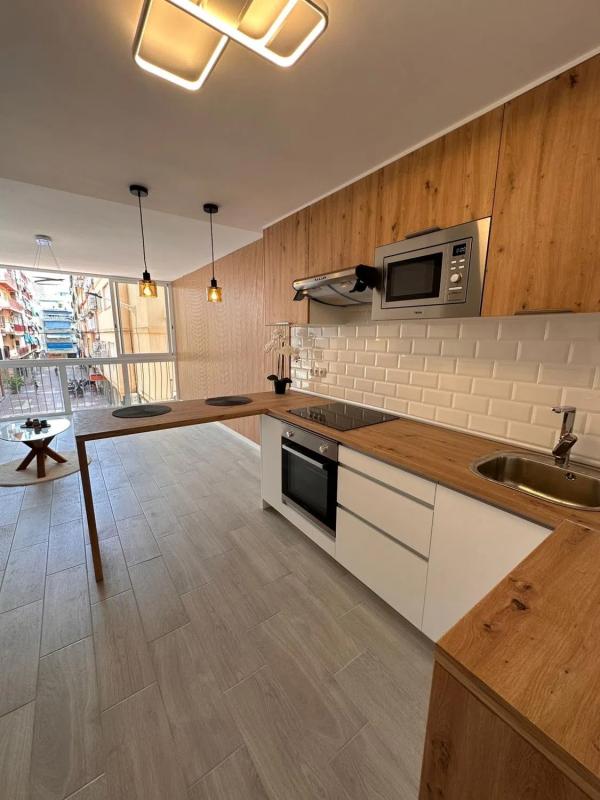 Продажа квартиры на Calle Gardenias, Бенидорм
photo 1